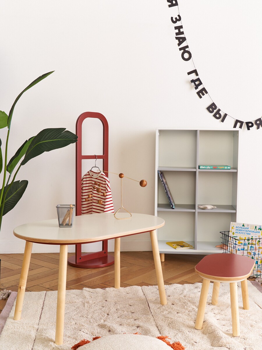 Безопасные стол и табурет Montessori